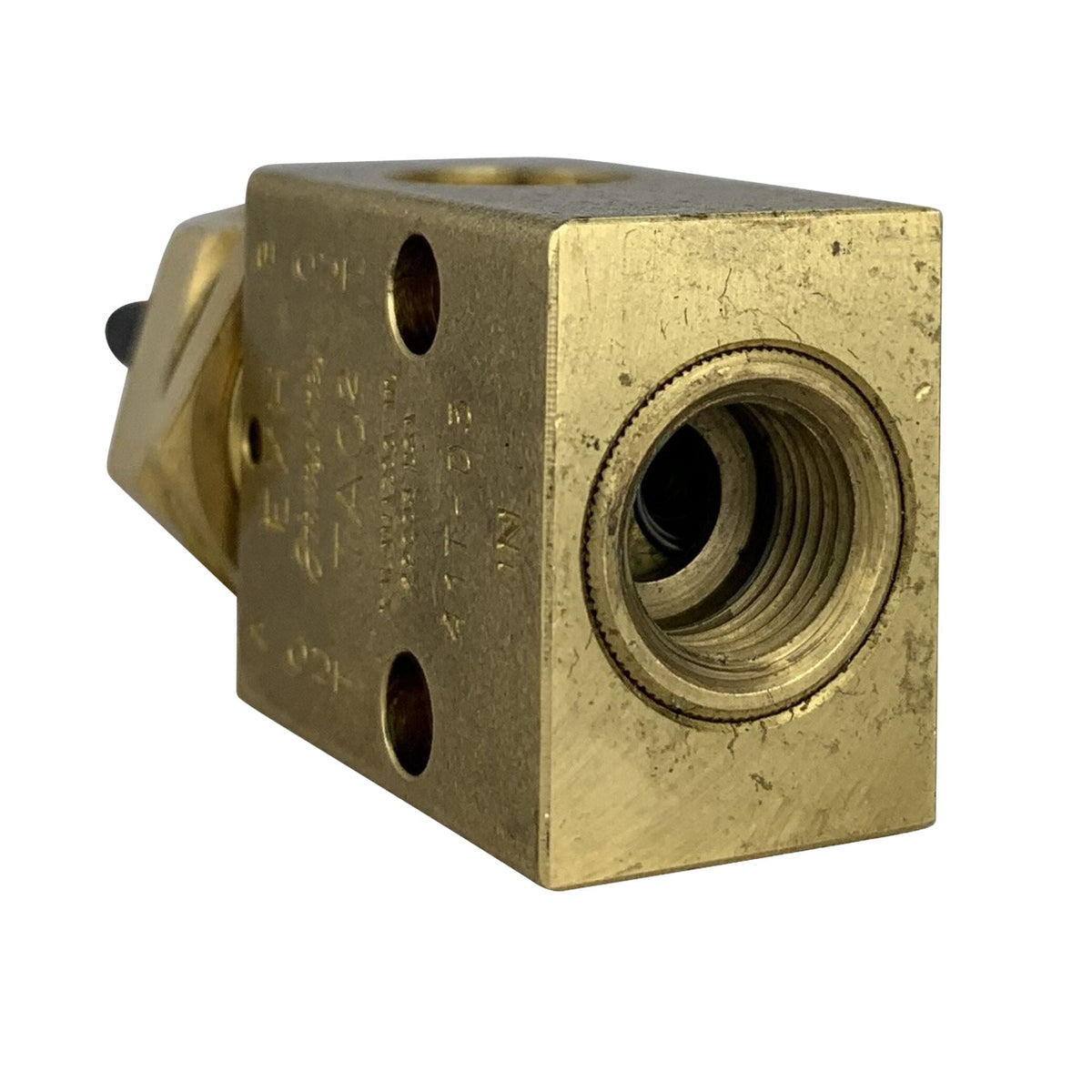3 way brass valve with toggle and threaded collar